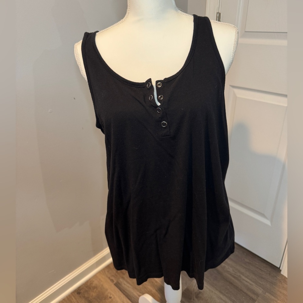 Torrid Classic Fit Tank in Black